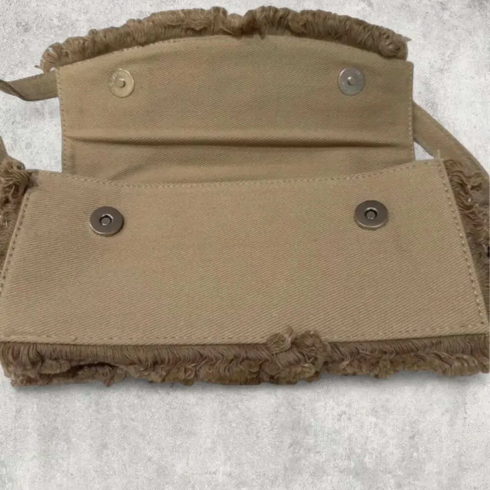 Ruffle shoulder bag glam depopfinds‎